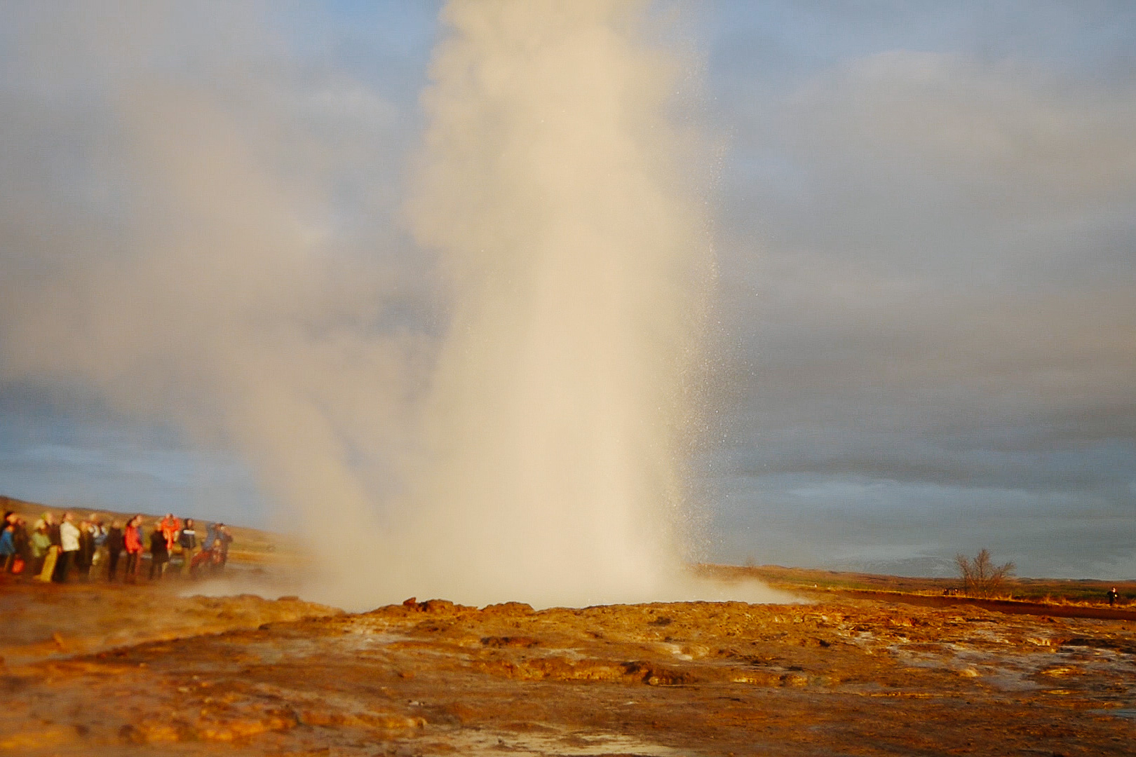 Compact Guide, to West Iceland.