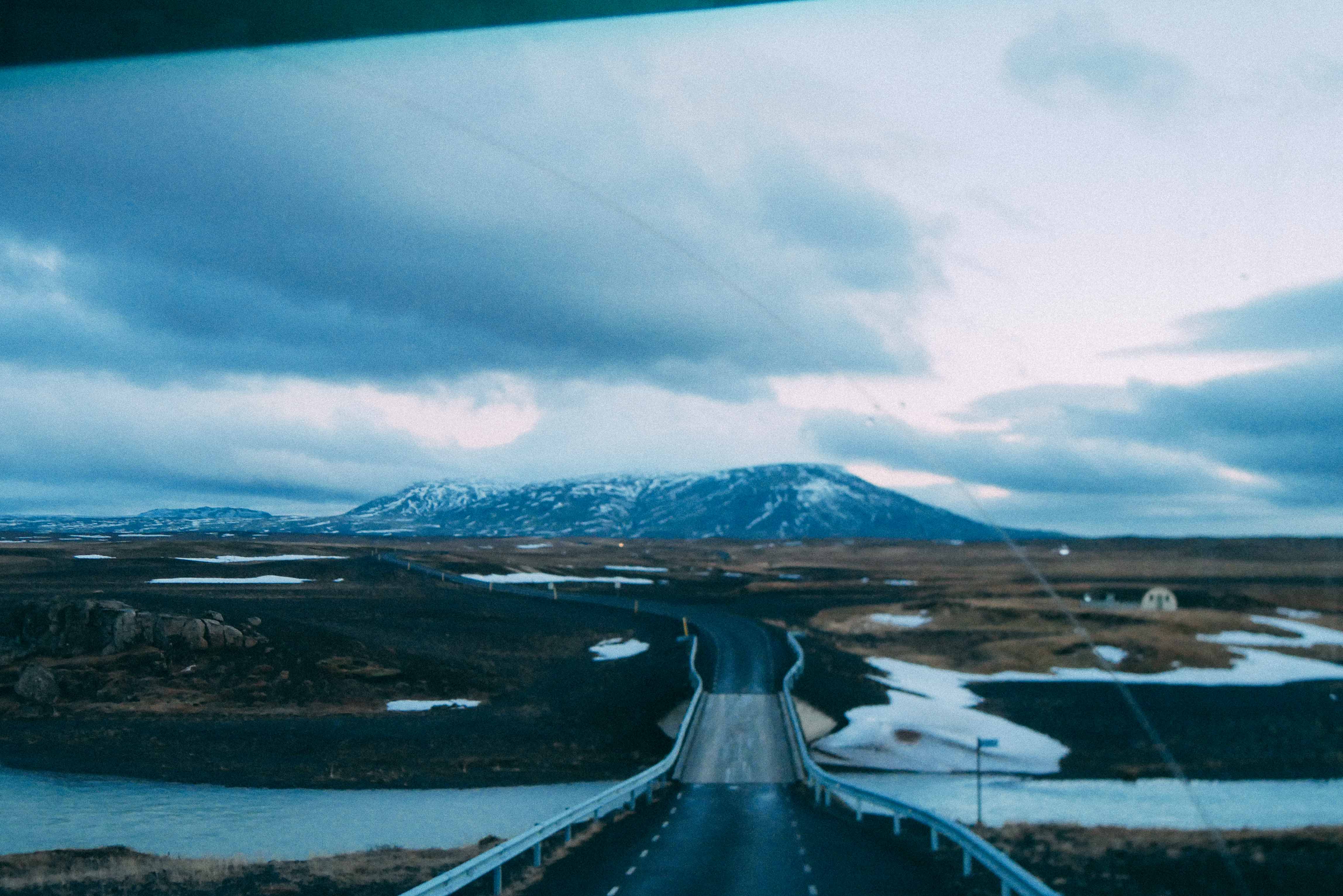 Compact Guide, to West Iceland.