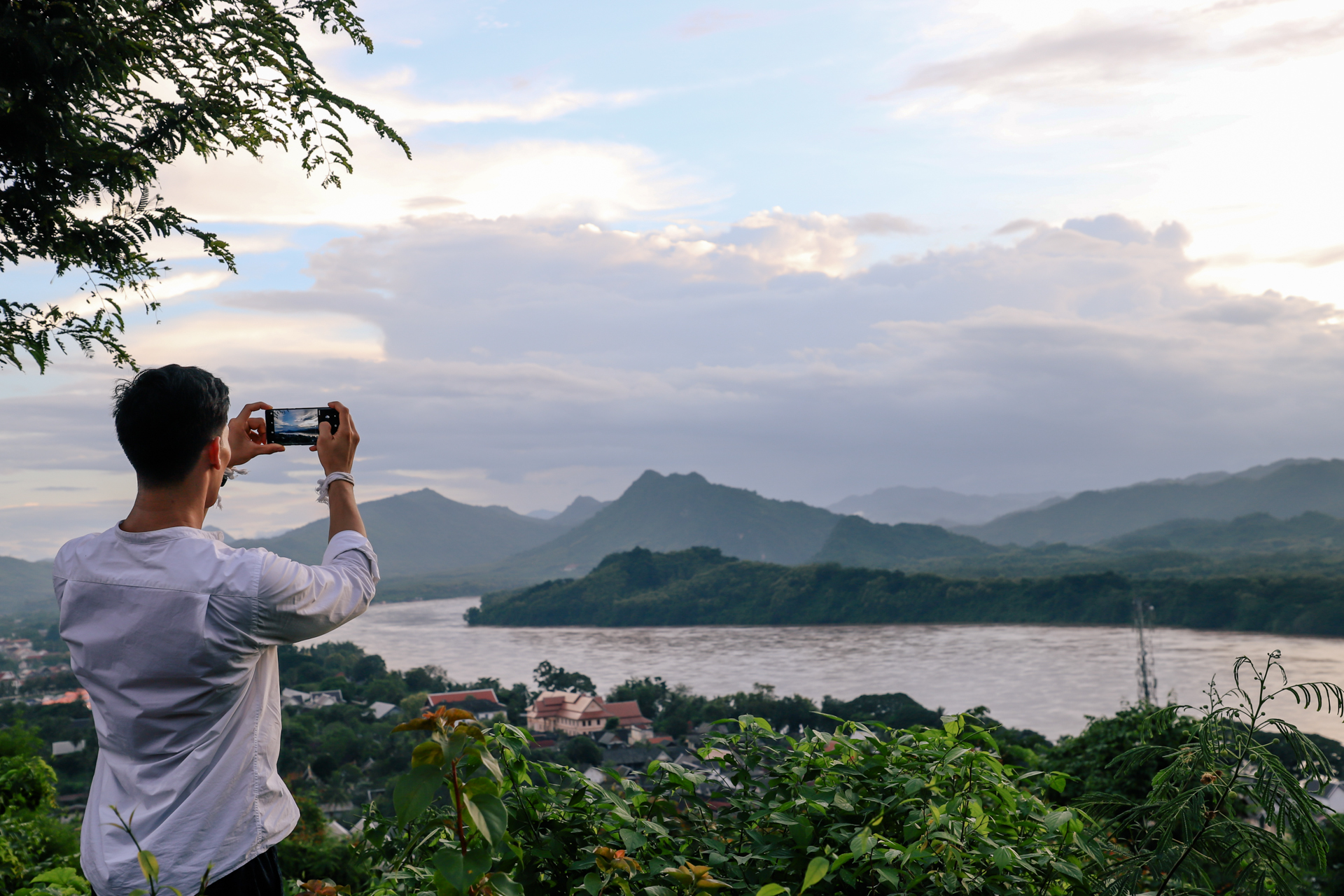 GO OFFLINE IN LUANG PRABANG, Laos