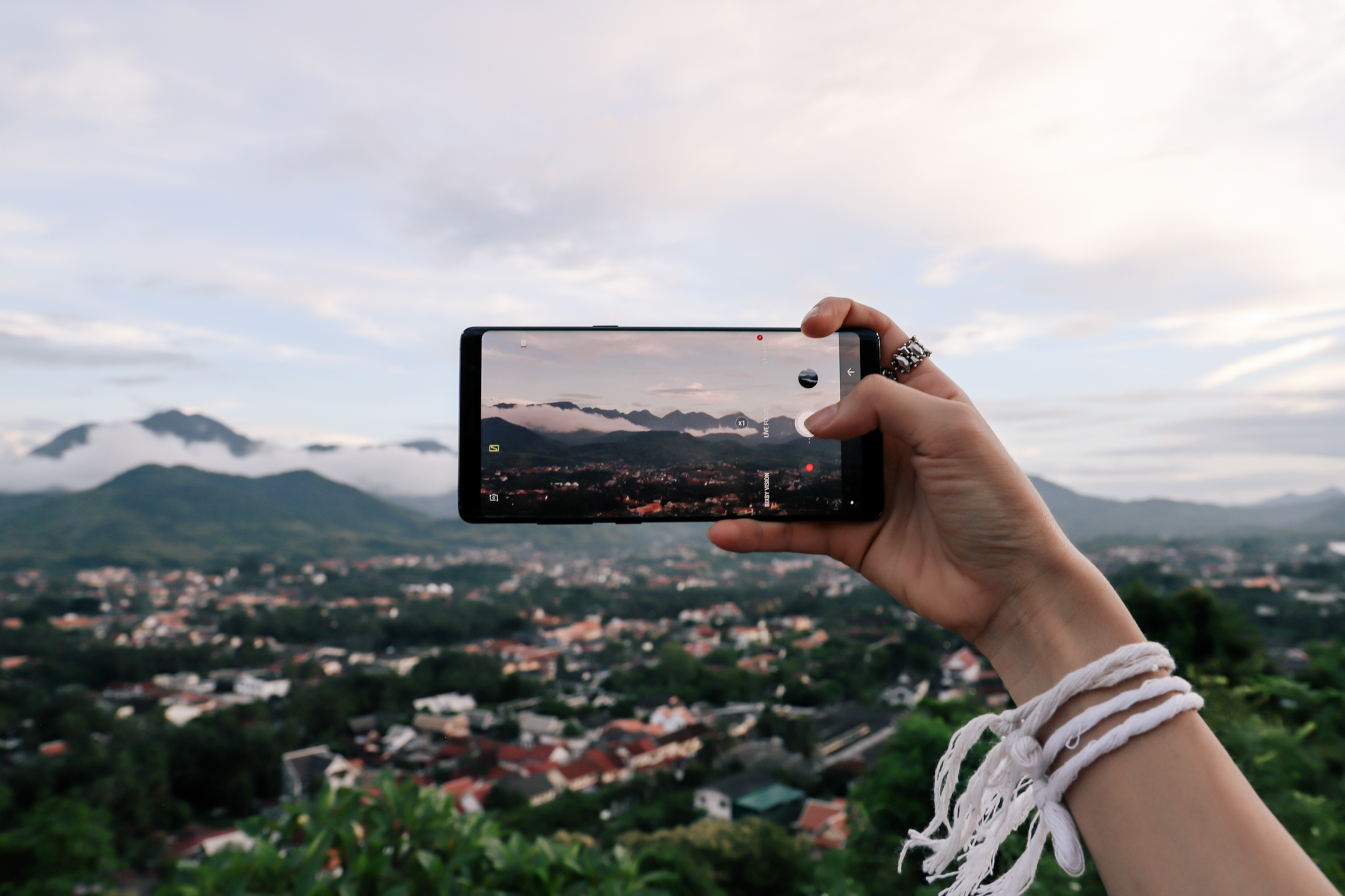 GO OFFLINE IN LUANG PRABANG, Laos