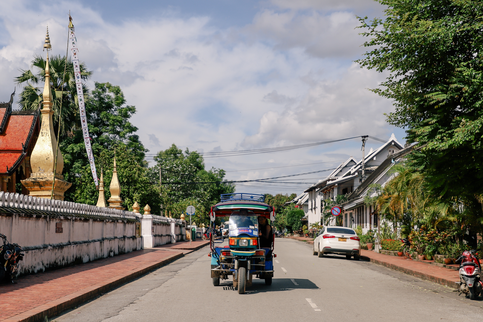 GO OFFLINE IN LUANG PRABANG, Laos