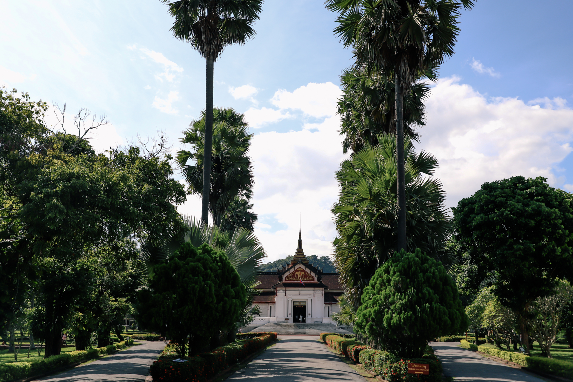 GO OFFLINE IN LUANG PRABANG, Laos