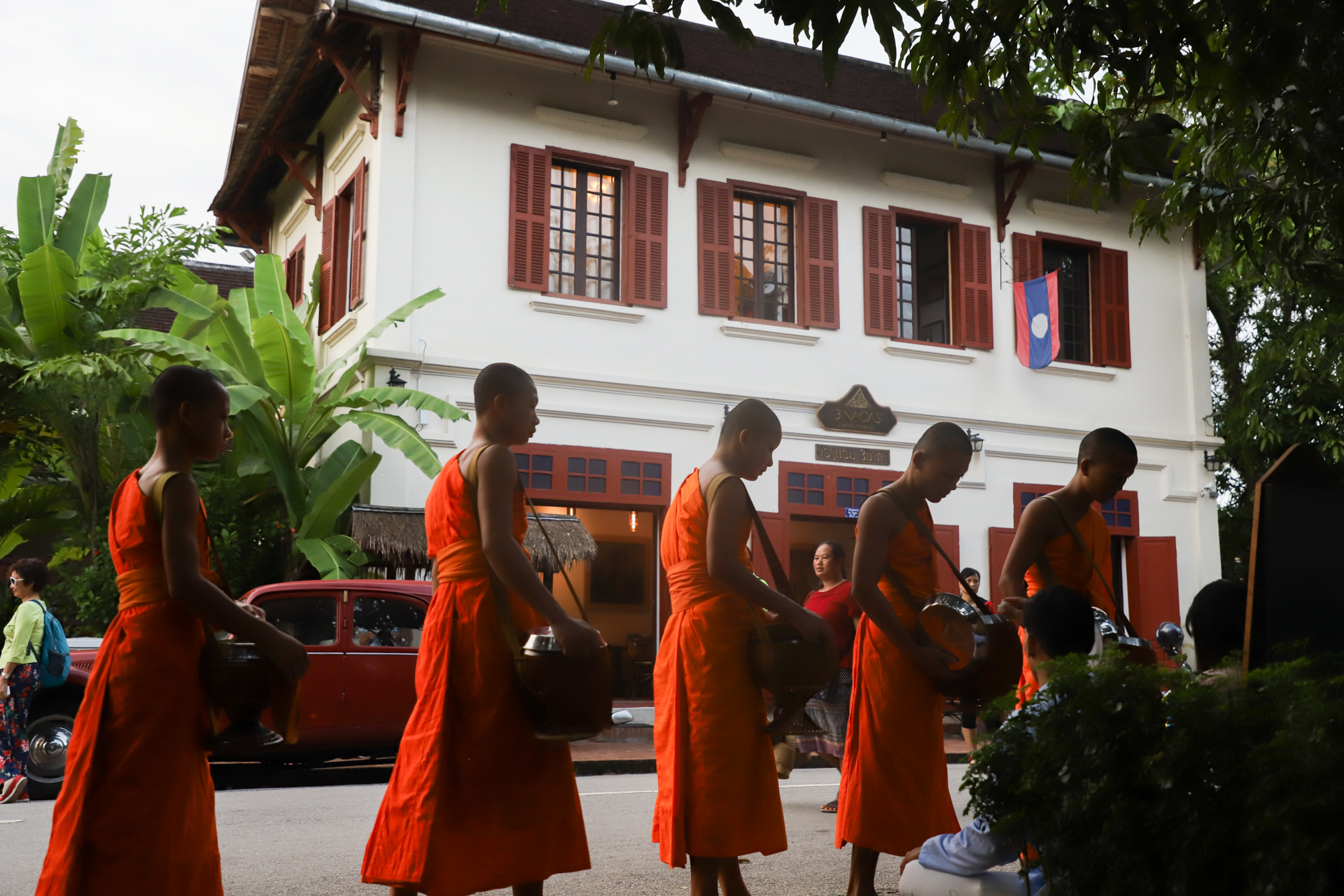 GO OFFLINE IN LUANG PRABANG, Laos