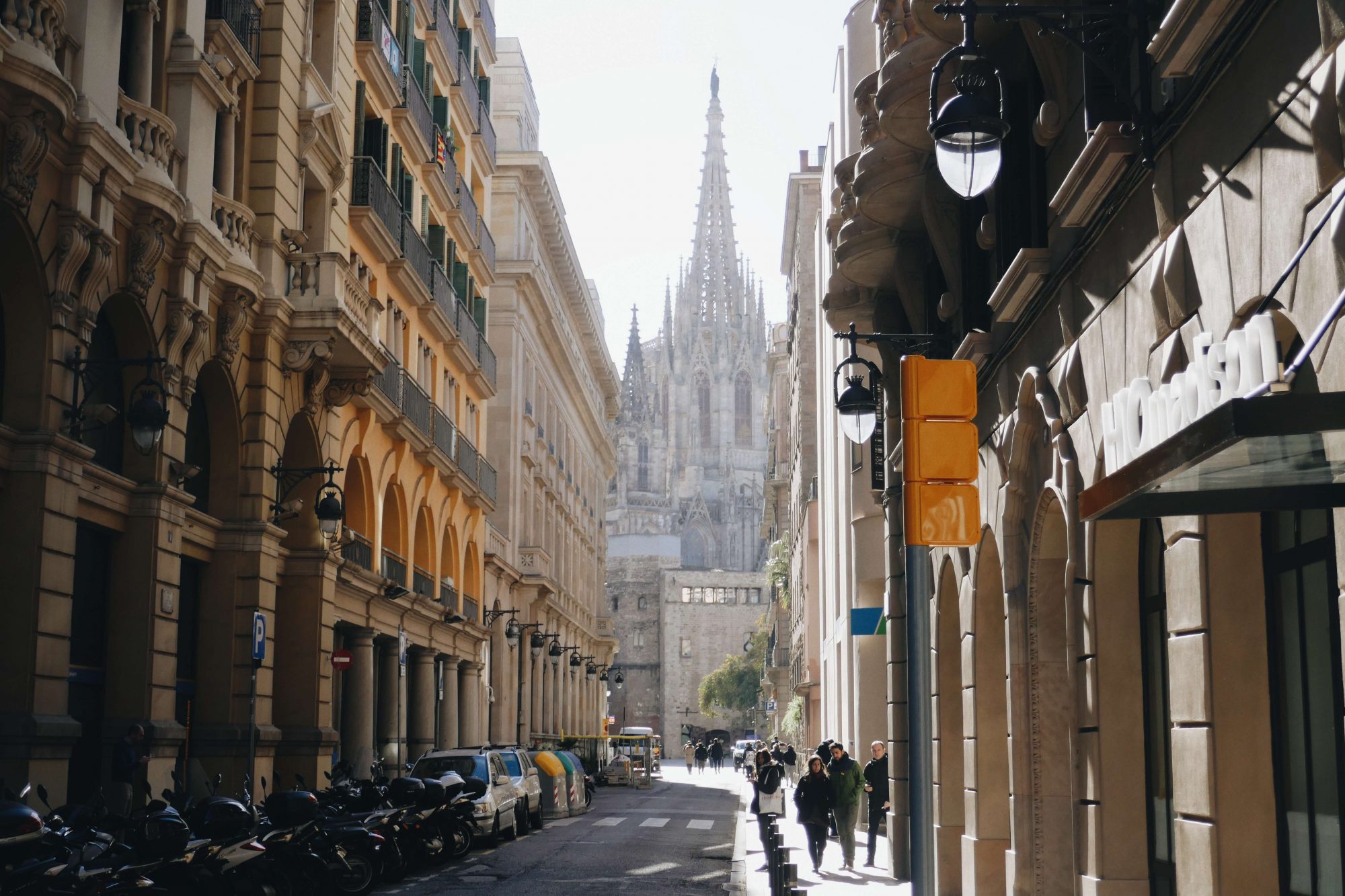 Barcelona 101 : Easy Guide for 4 days!