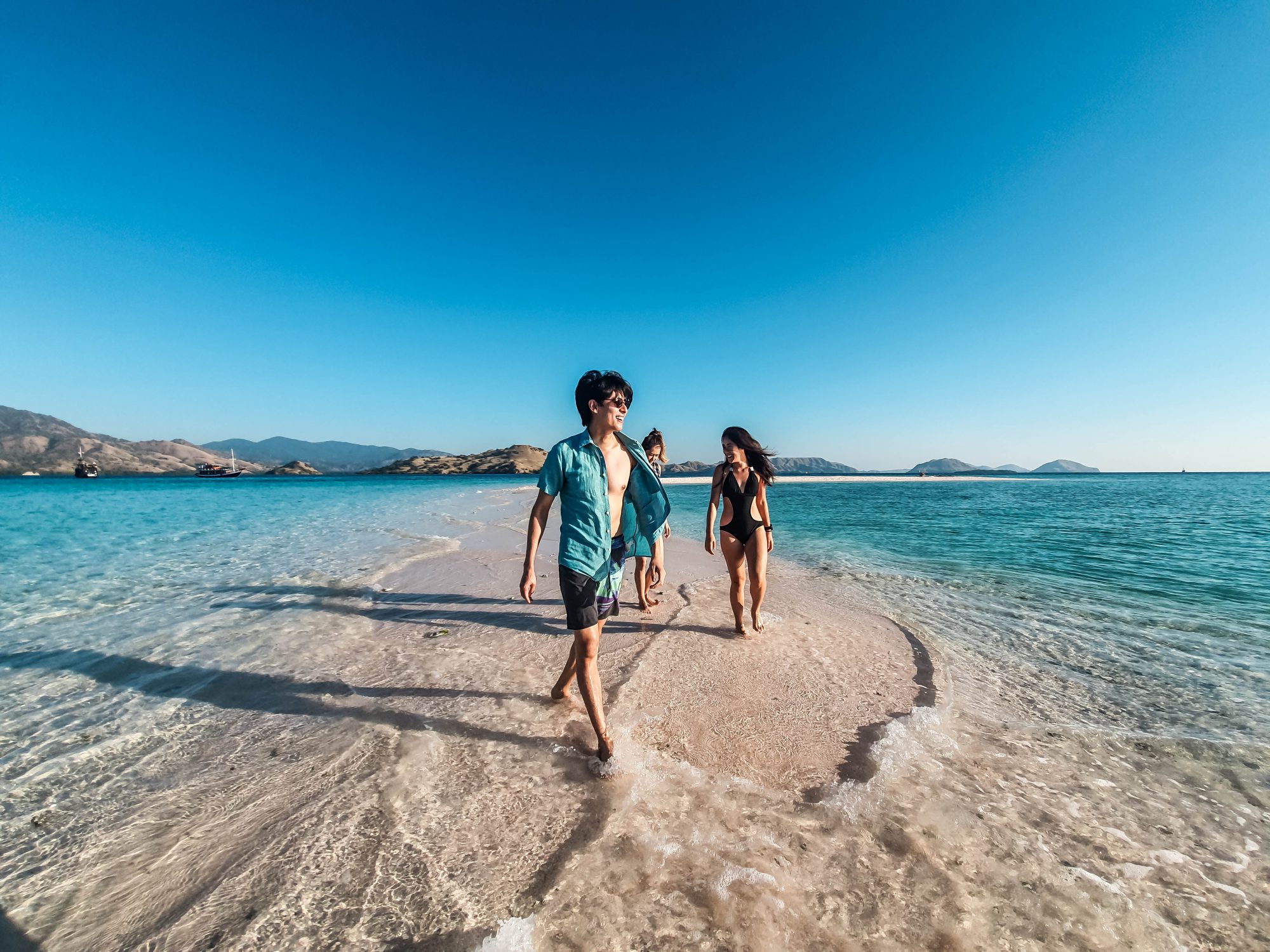 Live in No Land, Komodo &#8211; Flores Island!