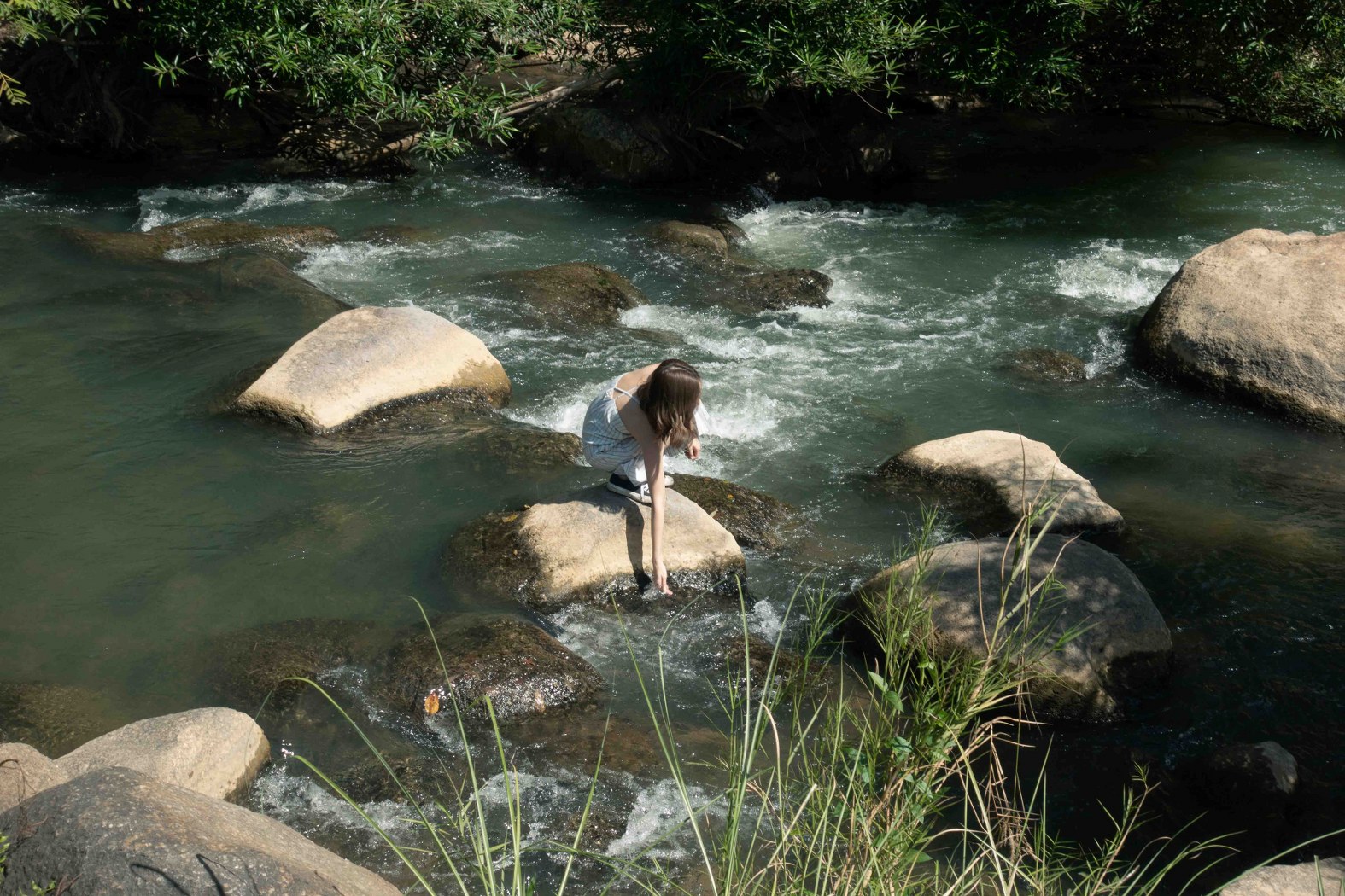 เลาะลำธาร บ้านต้นไม้ แคมป์ปิ้งยามเย็น แช่Onsen และเก็บใบชา ปลายหนาวนี้ที่ &#8216;เชียงใหม่&#8217;