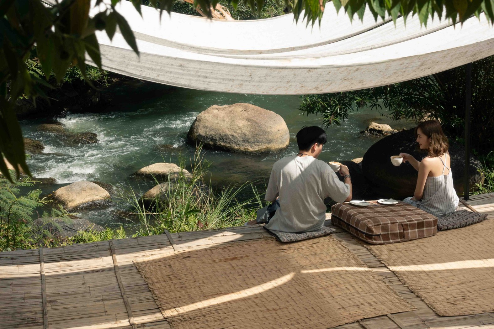 เลาะลำธาร บ้านต้นไม้ แคมป์ปิ้งยามเย็น แช่Onsen และเก็บใบชา ปลายหนาวนี้ที่ &#8216;เชียงใหม่&#8217;